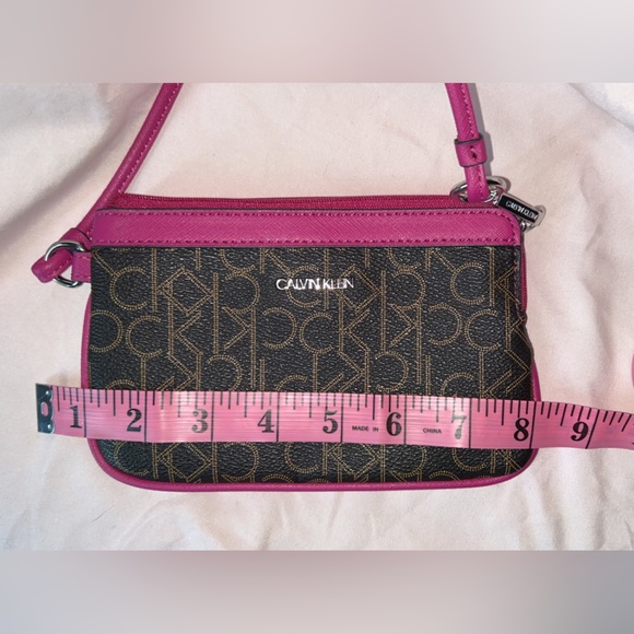 Calvin Klein wristlet - Picture 6 of 7